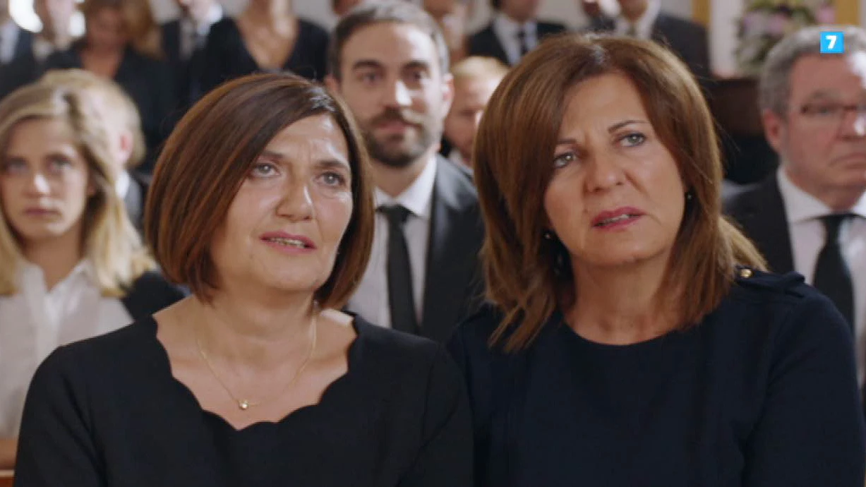 Maritxu y Bego despiden a Benito Benjumea