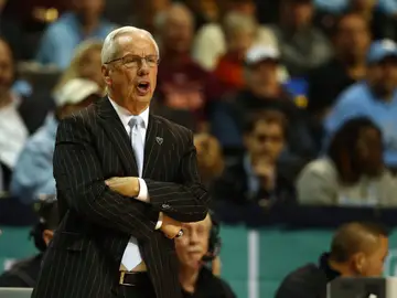 Roy Williams, entrenador de Carolina de Norte Roy Williams, entrenador de Carolina de Norte
