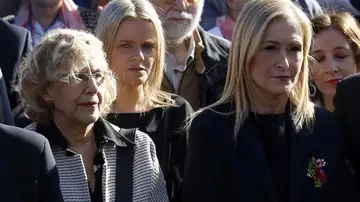Manuela Carmena y Cristina Cifuentes recuerdan a las víctimas del 11M en Madrid Manuela Carmena y Cristina Cifuentes recuerdan a las víctimas del 11M en Madrid
