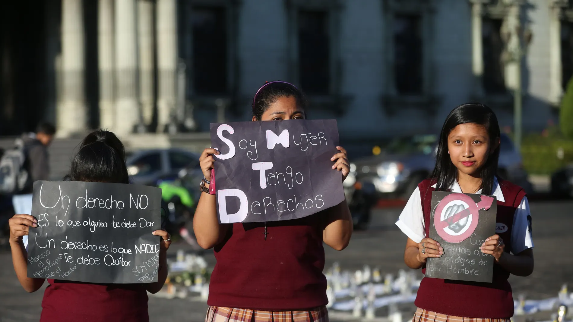 Estudiantes de Guatemala claman por Justicia para las 37 niñas muertas Estudiantes de Guatemala claman por Justicia para las 37 niñas muertas