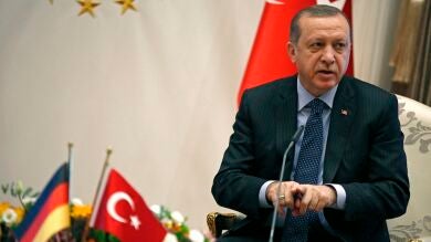 Turquía anuncia la suspensión de relaciones oficiales con Países Bajos a nivel ministerial
