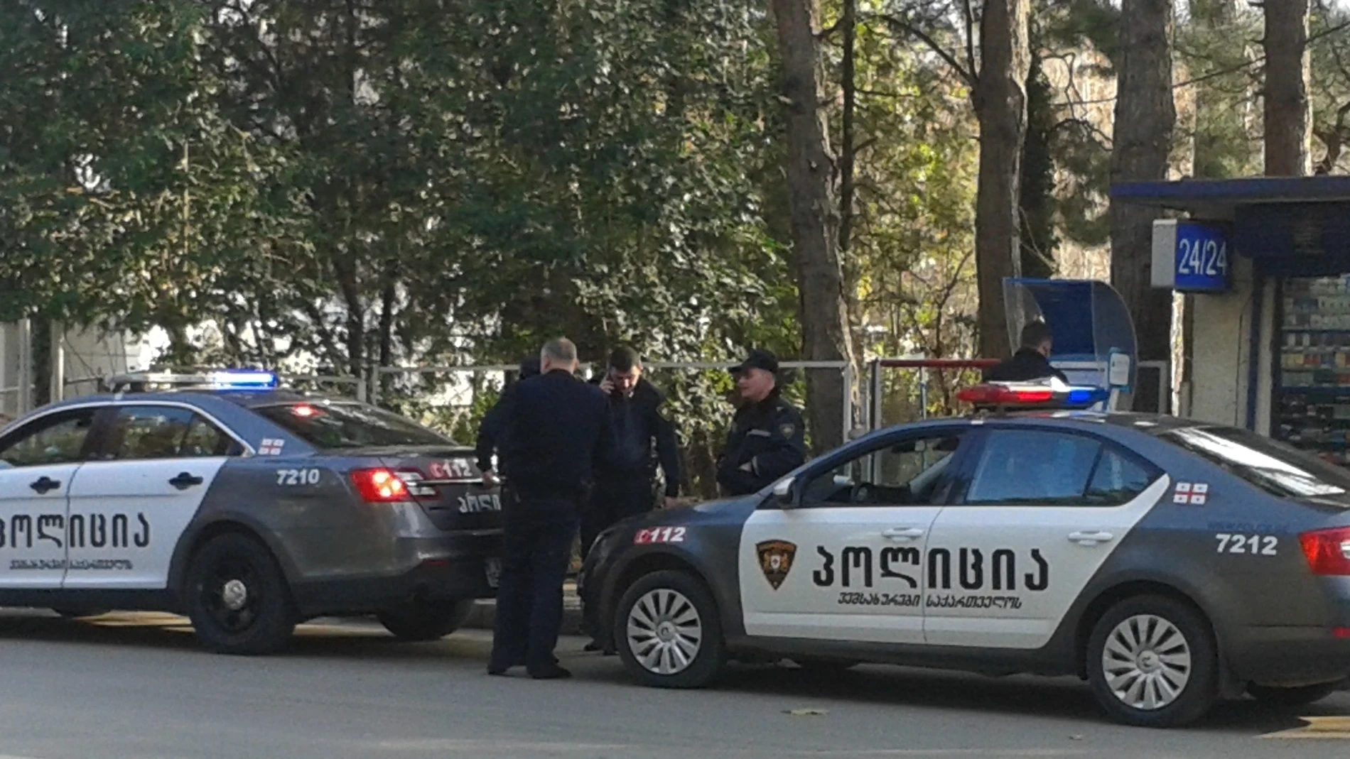 Imagen de archivo de dos coches de la policía en Georgia Imagen de archivo de dos coches de la policía en Georgia
