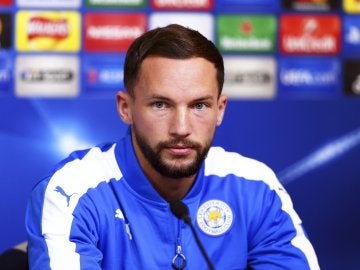 Danny Drinkwater, jugador del Leicester, durante una rueda de prensa