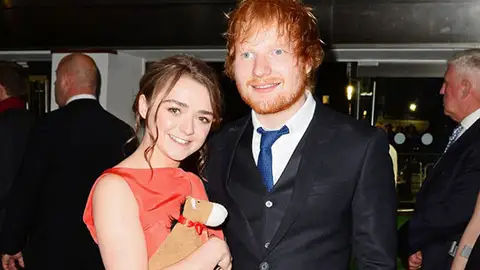 Maisie Williams y Ed Sheeran Maisie Williams y Ed Sheeran
