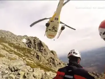 Frame 8.184508 de: Rescate de un menor en la sierra de Madrid Frame 8.184508 de: Rescate de un menor en la sierra de Madrid