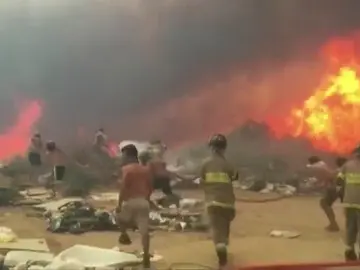 Frame 1.817882 de: Declaran alerta roja por incendios en ciudades de Viña del Mar y Valparaíso Frame 1.817882 de: Declaran alerta roja por incendios en ciudades de Viña del Mar y Valparaíso