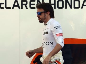 Fernando Alonso, durante una sesión de pretemporada con McLaren