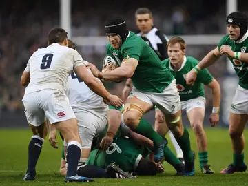 Sean O'Brien carga contra Ben Youngs Sean O'Brien carga contra Ben Youngs