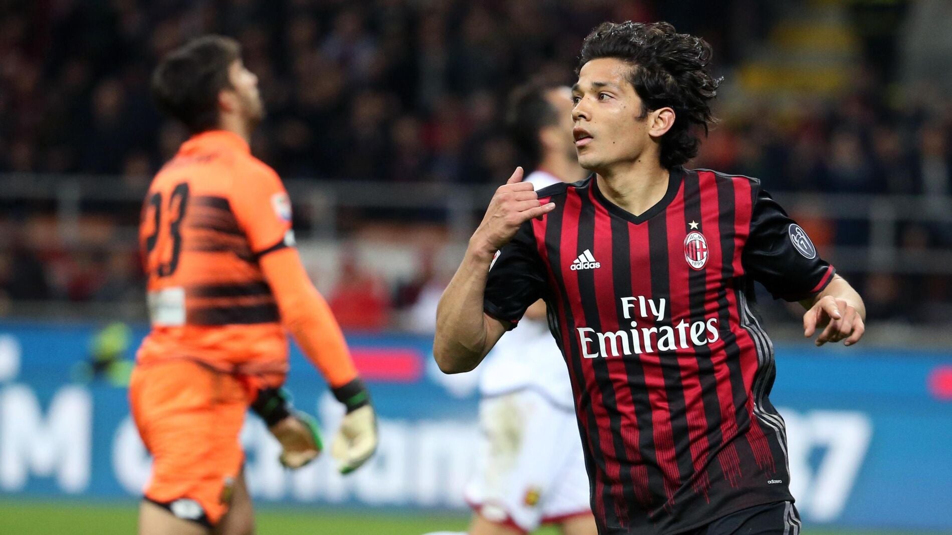 Mat&iacute;as Fern&aacute;ndez celebrando su gol
