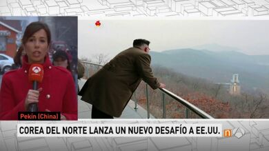 Kim Jong-un supervisa una prueba en tierra de tecnología para cohetes