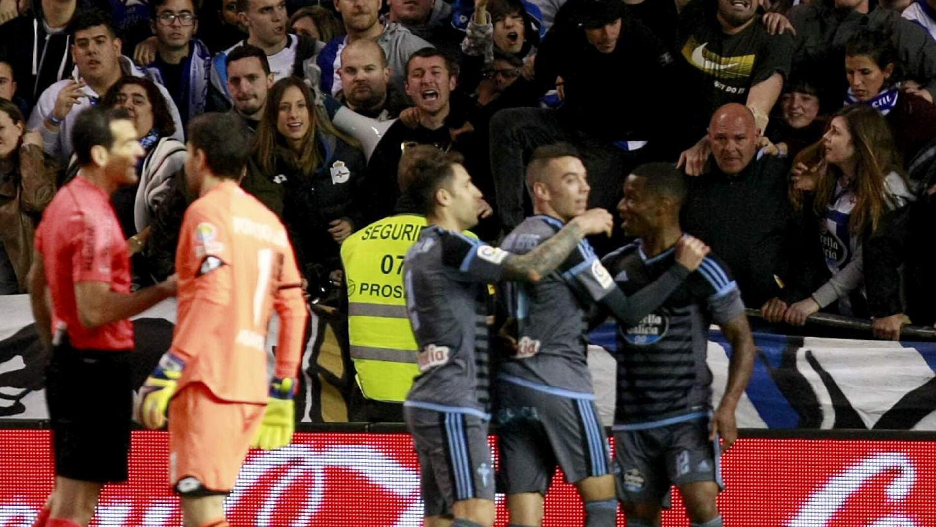 Aspas celebra un gol ante el Deportivo