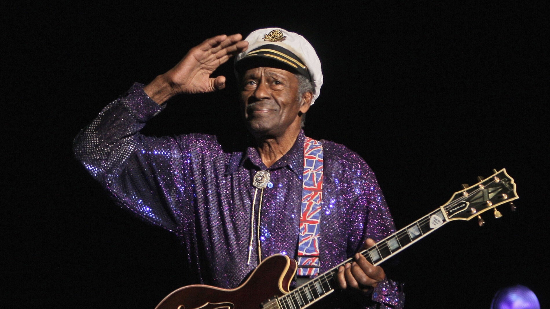 Chuck Berry durante su actuaci&oacute;n en 'Les Legendes Du Rock and Roll' (2008)