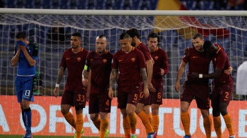 Los jugadores de la Roma celebran un gol ante el Sassuolo