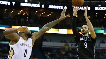 Ricky Rubio lanza a canasta Ricky Rubio lanza a canasta