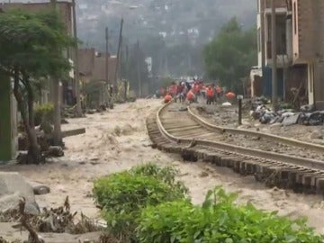 Frame 38.744716 de: Más lluvias amenazan con agravar inundaciones que ya dejan 75 muertos en Perú