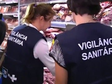 Frame 13.89946 de: La Comisión Europea asegura que no hay alerta por carne brasileña en UE pero vigila situación