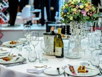 Mesa de restaurante. Mesa de restaurante.