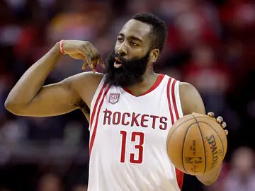 James Harden, durante el partido contra los Nuggets James Harden, durante el partido contra los Nuggets