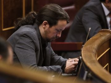 El líder de Podemos, Pablo Iglesias, durante la sesión de control al Gobierno