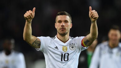 Podolski se despide de Alemania con golazo y victoria contra Inglaterra