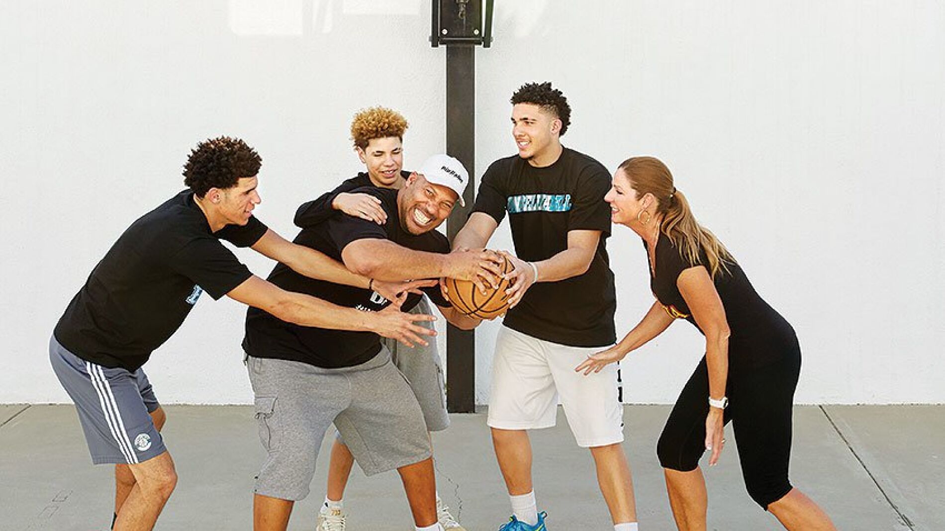 La familia Ball, obsesionada con el baloncesto