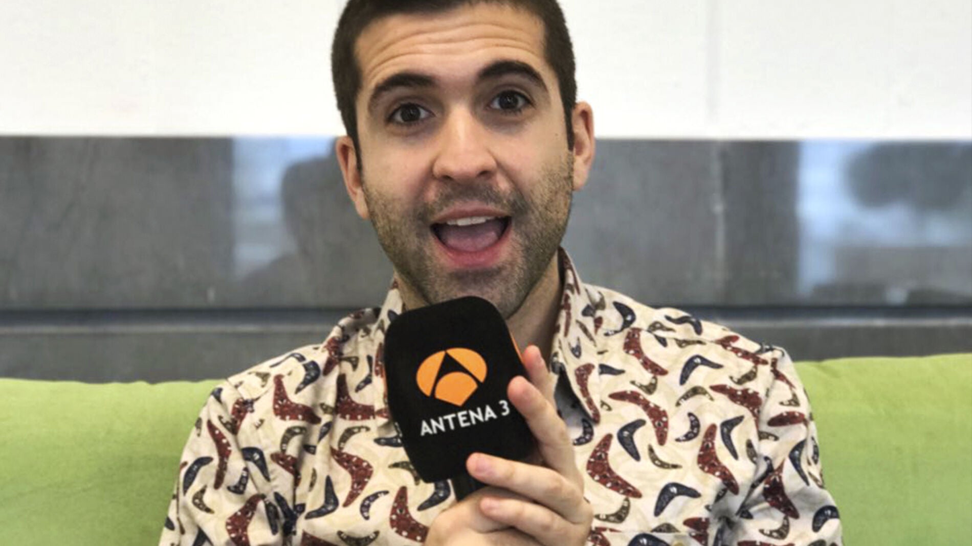 Keunam se atreve a imitar a Shakira y a un Olaf muy murciano en directo en Facebook Live