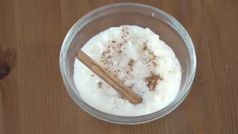 Un arroz con leche normal, pero hecho al microondas. Recetón