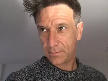 Alfonso Pérez muestra su nuevo look Alfonso Pérez muestra su nuevo look