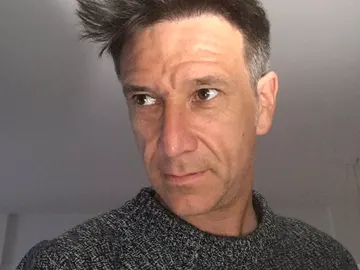 Alfonso Pérez muestra su nuevo look Alfonso Pérez muestra su nuevo look