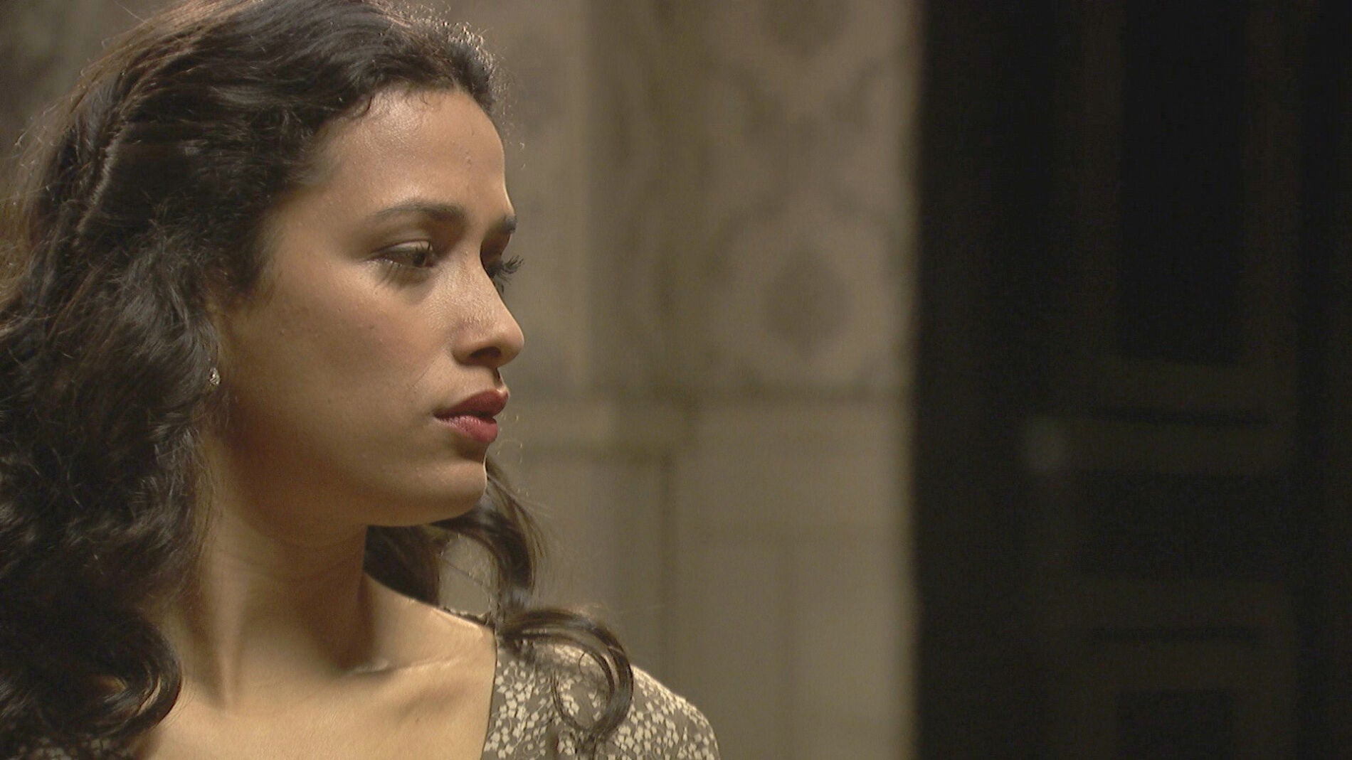 Luc&iacute;a invoca a los santos para conseguir a Hernando