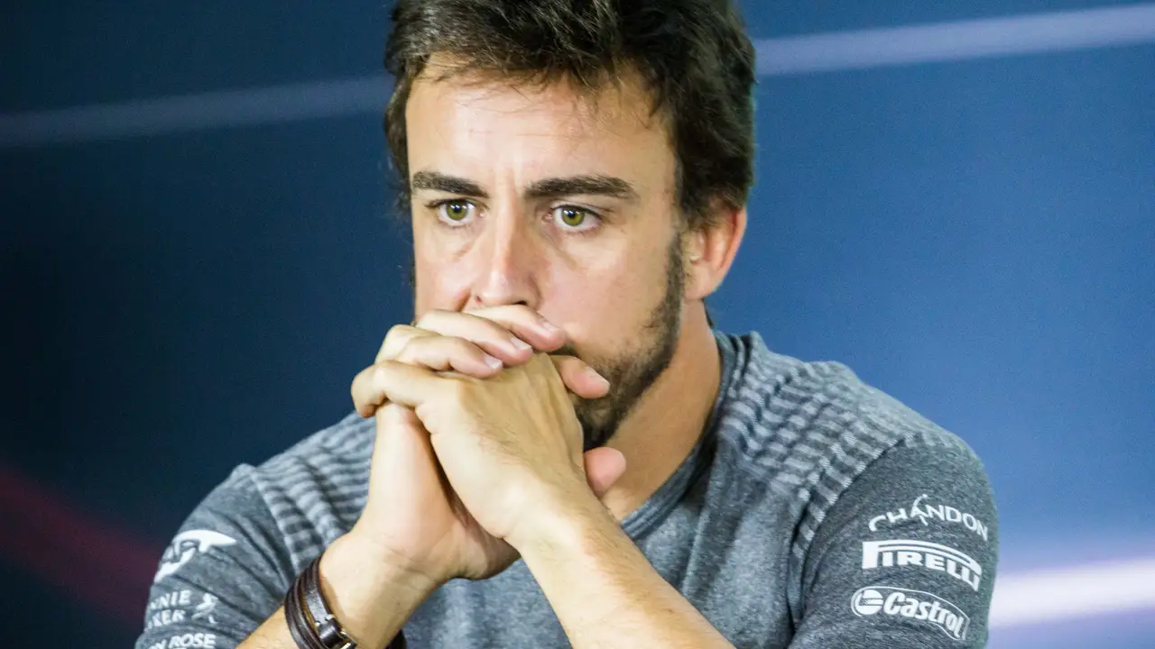 ¿Dejará Alonso tirado a McLaren y cambiará de equipo? Los expertos debaten