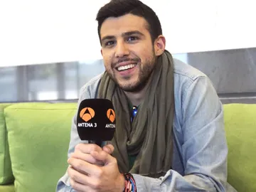 Raúl Ogalla nos sorprende en directo interpretando a Pablo López y Manuel Carrasco Raúl Ogalla nos sorprende en directo interpretando a Pablo López y Manuel Carrasco