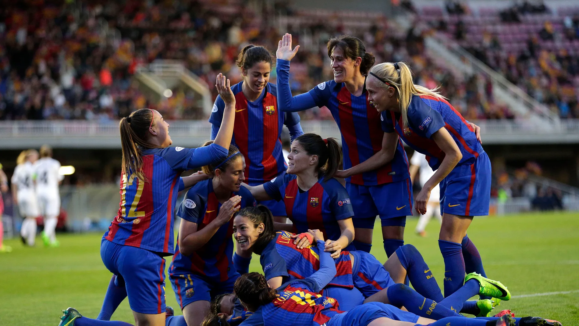 El Barcelona celebra su pase a semifinales de la Champions