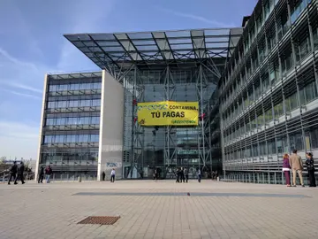 Pancarta de Greenpeace contra las prácticas de Endesa en Madrid Pancarta de Greenpeace contra las prácticas de Endesa en Madrid