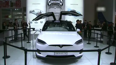 Frame 7.864888 de: Una empresa China adquiere el 5 por ciento del fabricante estadounidense de coches eléctricos Tesla Frame 7.864888 de: Una empresa China adquiere el 5 por ciento del fabricante estadounidense de coches eléctricos Tesla