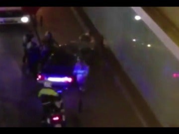 Frame 10.55494 de: Cinco personas heridas al ser atropelladas por un vehículo en Zaragoza