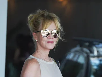 Melanie Griffith borra por completo el tatuaje dedicado a Antonio Banderas Melanie Griffith borra por completo el tatuaje dedicado a Antonio Banderas