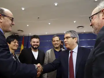 Diputados nacionalistas con Homs Diputados nacionalistas con Homs