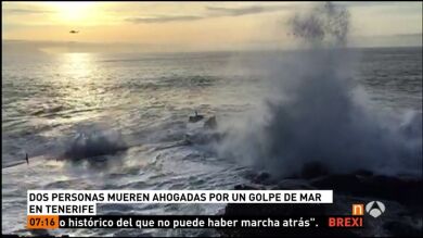 Mueren dos personas tras caer al mar al ser golpeadas por una ola en Tenerife