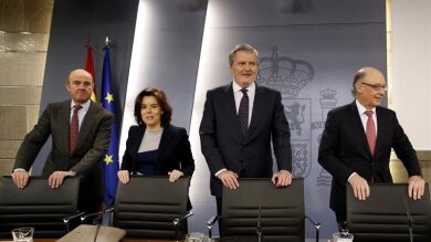 El Gobierno aprueba los Presupuestos Generales sin subidas de impuestos y promete reducir el paro al 16,6% este año