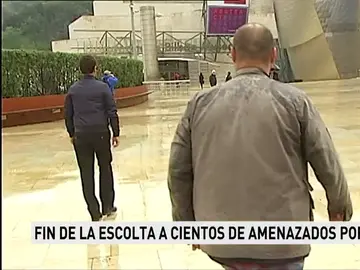 Frame 66.998887 de: Más de un centenar de escoltas de víctimas de ETA dejan esta medianoche de prestar sus servicios Frame 66.998887 de: Más de un centenar de escoltas de víctimas de ETA dejan esta medianoche de prestar sus servicios