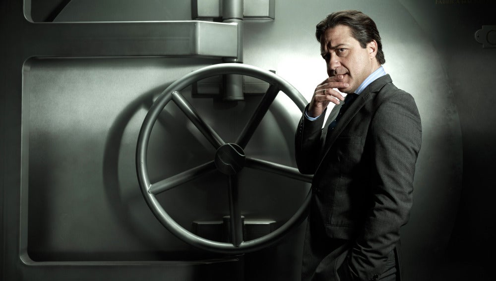 Enrique Arce es el jefe Arturo