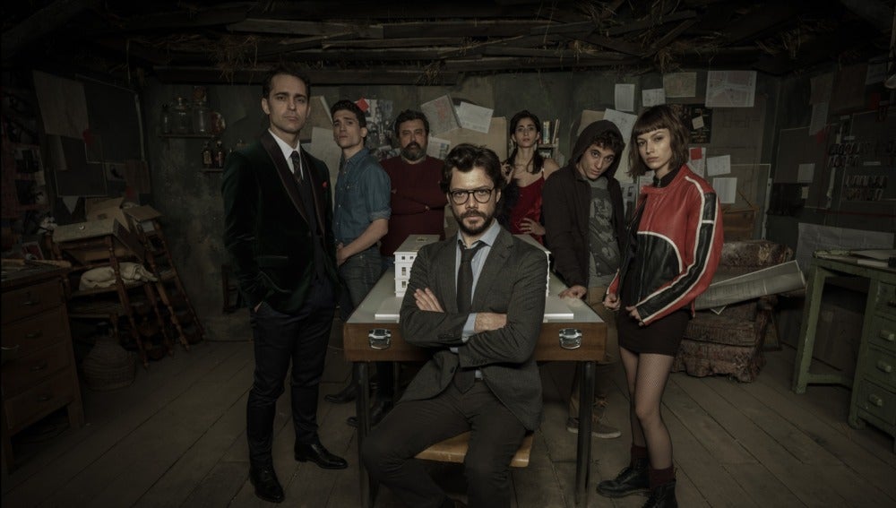 Primas imágenes de 'La Casa de Papel', un thriller policíaco con pasión, sangre y acción