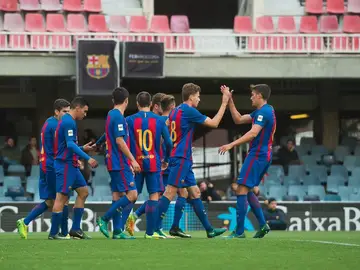 Los jugadores del Barça B celebrando uno de los goles Los jugadores del Barça B celebrando uno de los goles