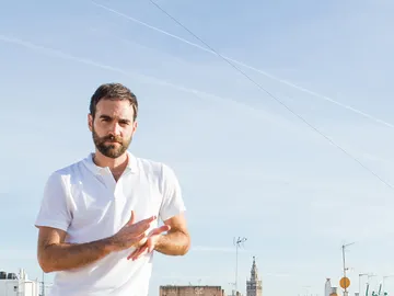 Jon Plazaola se divierte en un paraje idílico Jon Plazaola se divierte en un paraje idílico