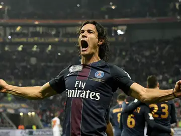 Cavani celebrando uno de los goles Cavani celebrando uno de los goles