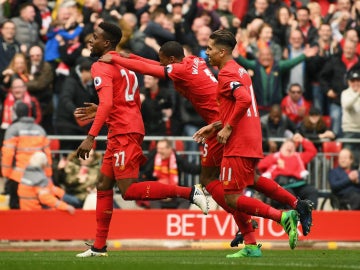 Origi celebra un gol con el Liverpool