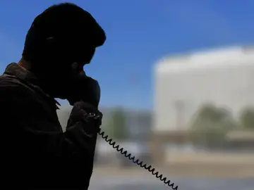 Frame 30.73741 de: La broma del April Fools' Day de la Embajada de Rusia: "Para utilizar los servicios de 'hackers' rusos pulse 2" Frame 30.73741 de: La broma del April Fools' Day de la Embajada de Rusia: "Para utilizar los servicios de 'hackers' rusos pulse 2"