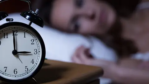 ¿Por qué me despierto a la misma hora todas las noches? ¿Por qué me despierto a la misma hora todas las noches?