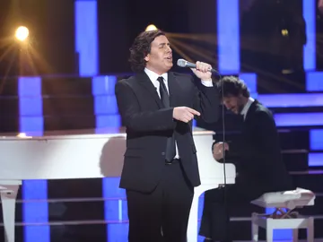 Gabriel Gutiérrez, se convierte en un truhán señor para cantar por Julio Iglesias Gabriel Gutiérrez, se convierte en un truhán señor para cantar por Julio Iglesias